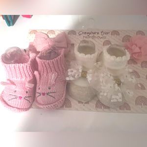 Cutest baby knit booties , socks and 2 headbands accessories spring Easter